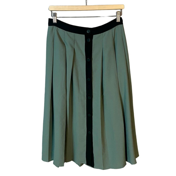 Modcloth Dresses & Skirts - ModCloth Retro Pleated Green Button-Down Knee-Length Skirt Size 8